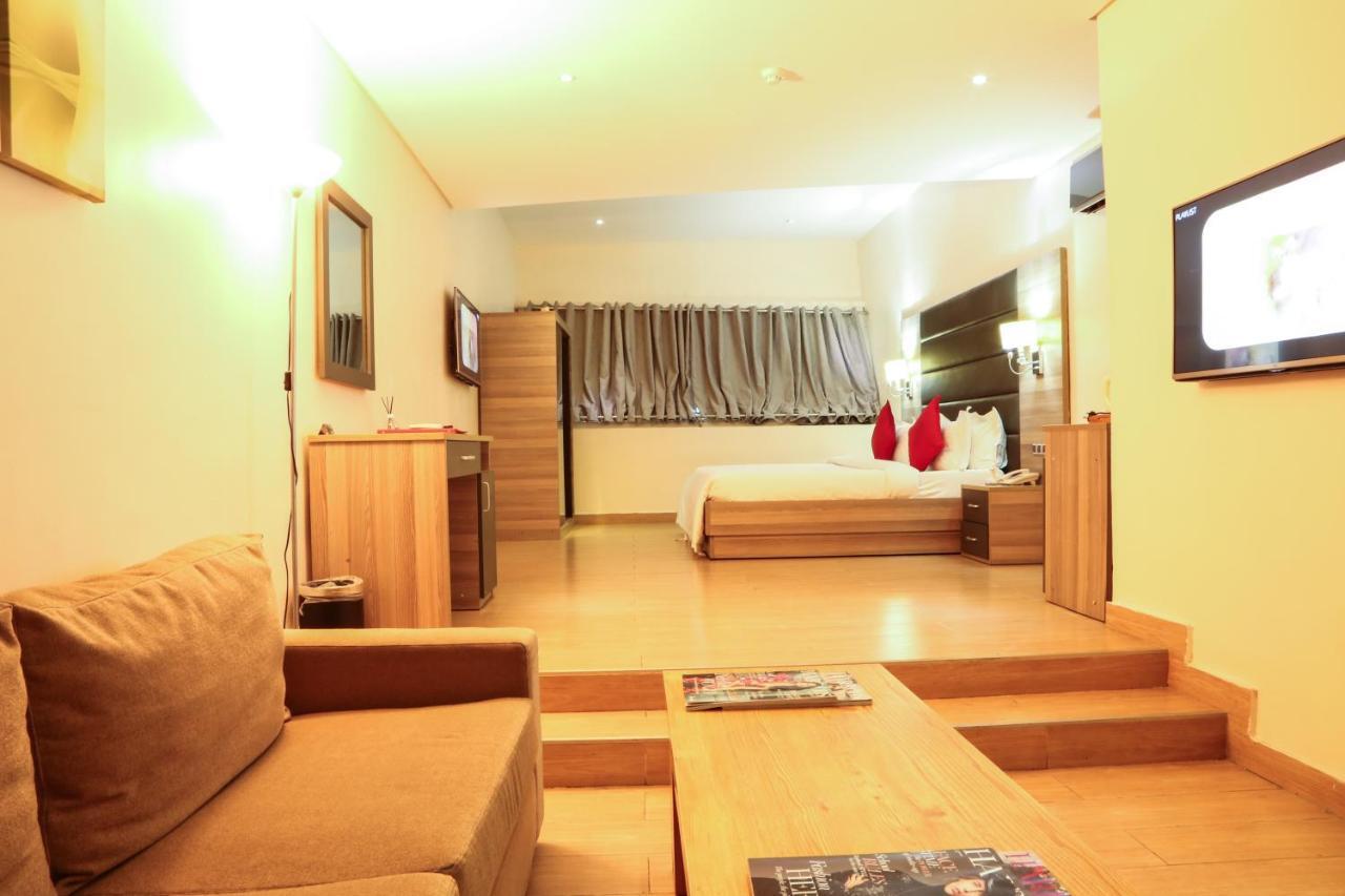 Scarlet Lodge Лаґос Екстер'єр фото